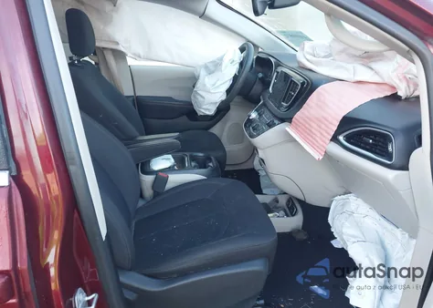 2017 Chrysler Pacifica Touring Plus z USA, uszkodzony, nr VIN 2C4RC1BG7HR768297